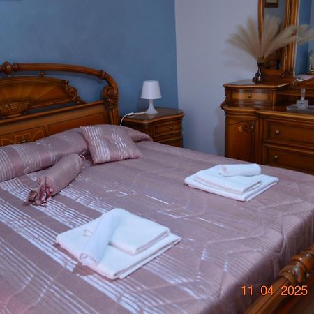 Al Cortile Del Pozzo Appartement Delia Buitenkant foto