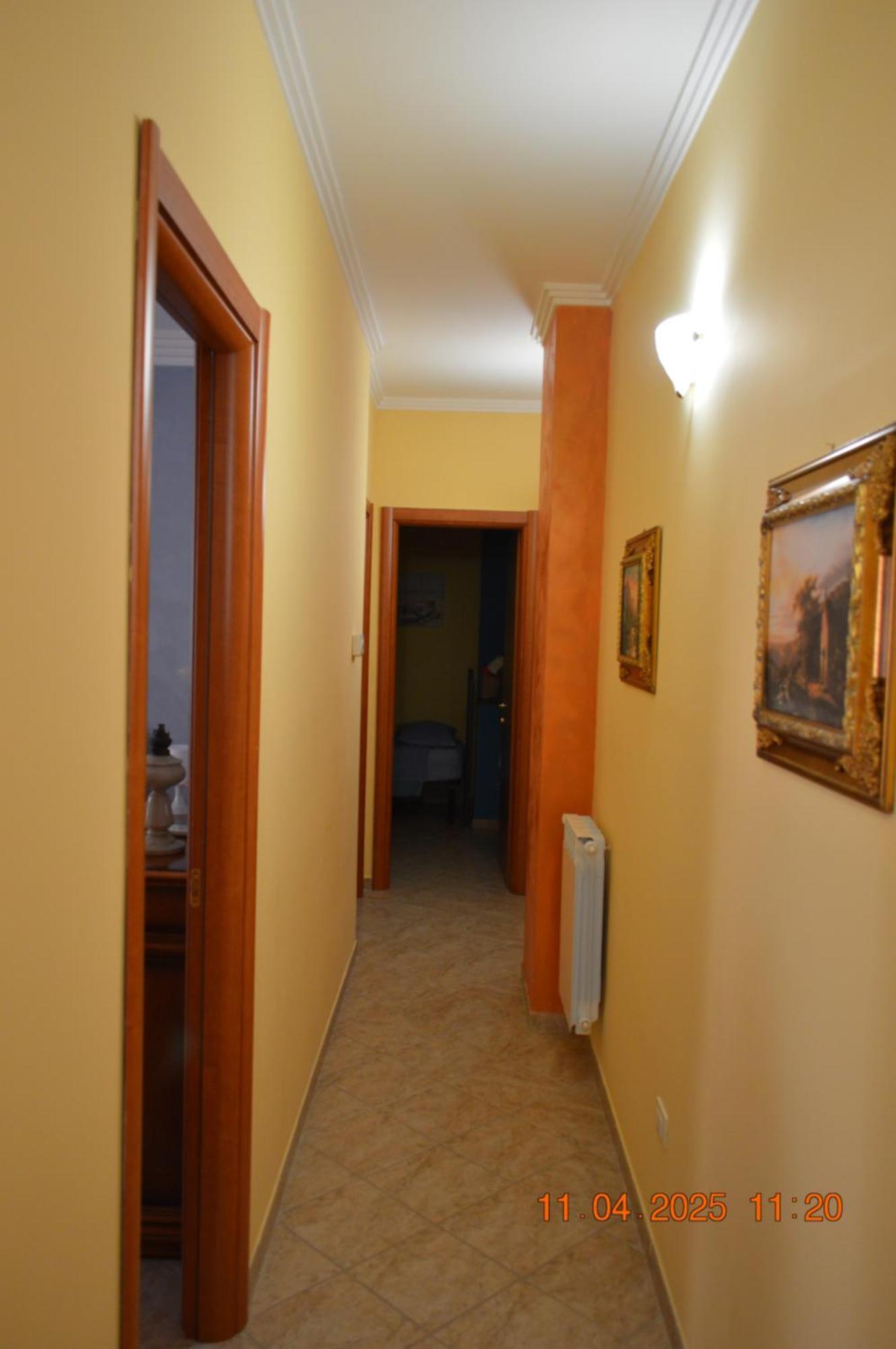 Al Cortile Del Pozzo Appartement Delia Buitenkant foto