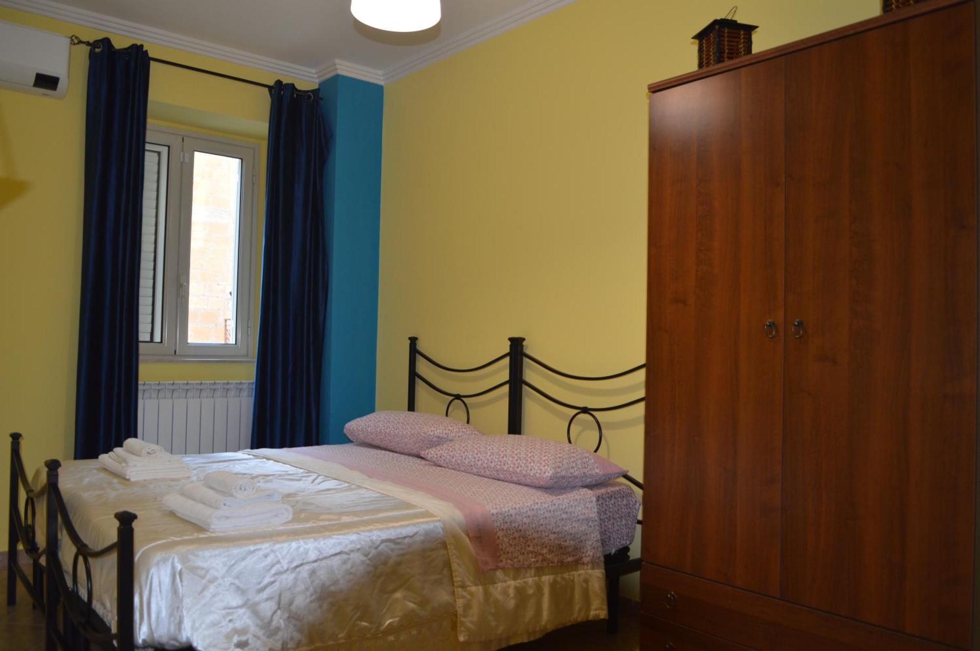 Al Cortile Del Pozzo Appartement Delia Buitenkant foto