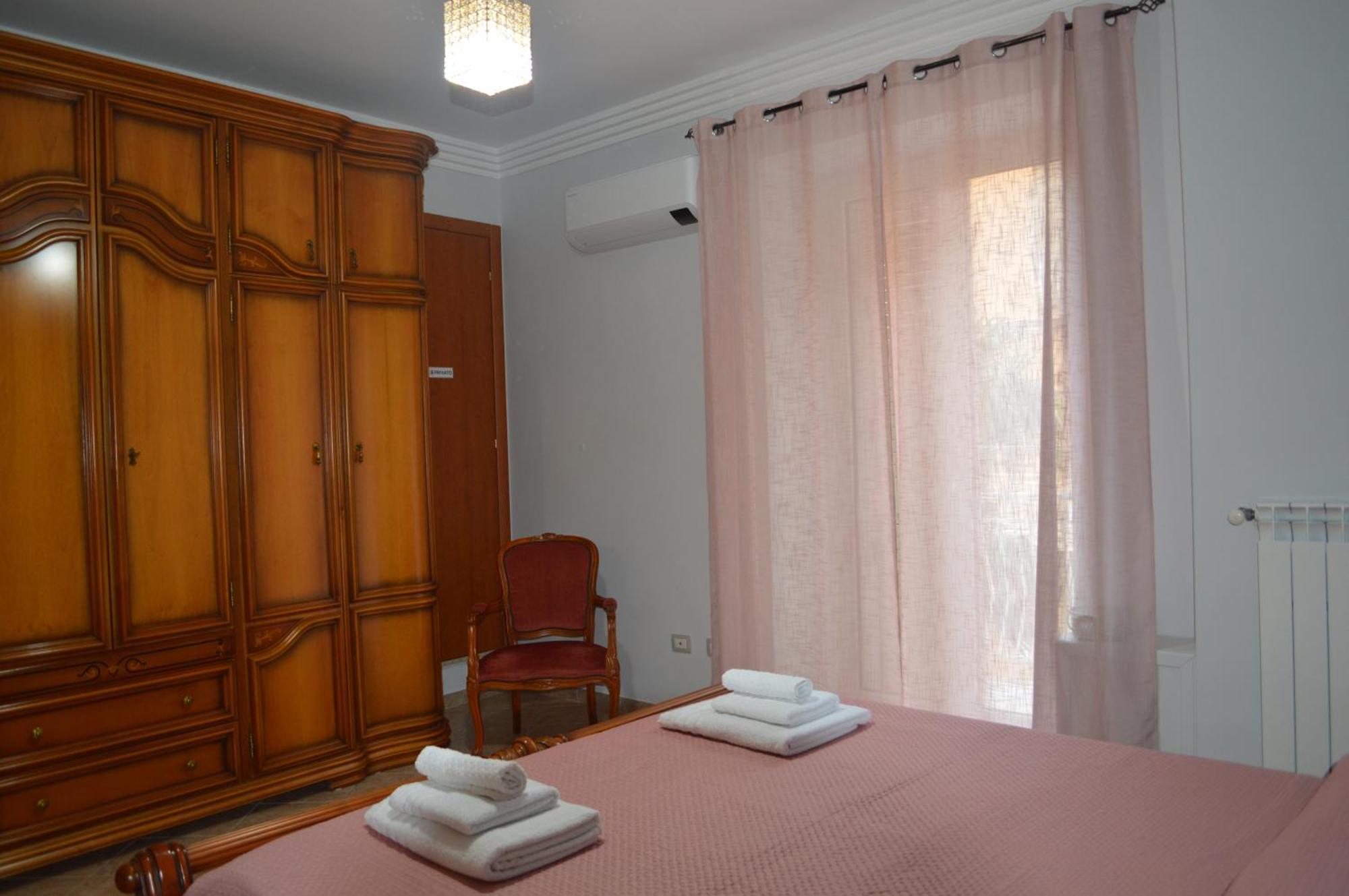 Al Cortile Del Pozzo Appartement Delia Buitenkant foto